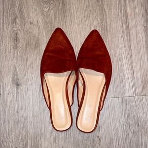 Red/Brown a new day loafers.